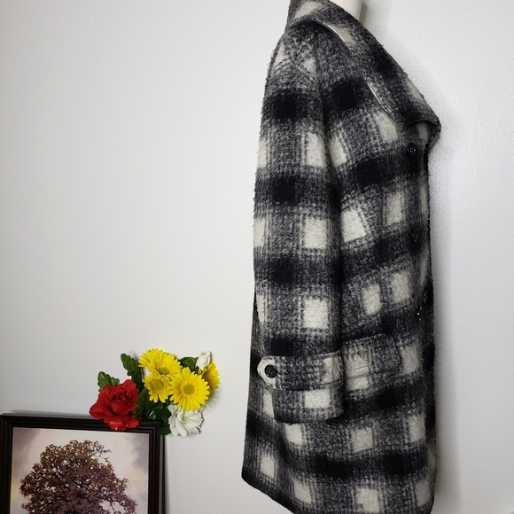 SOLD***Banana Republic Double Breasted Wool Coat - Picture 8 of 16